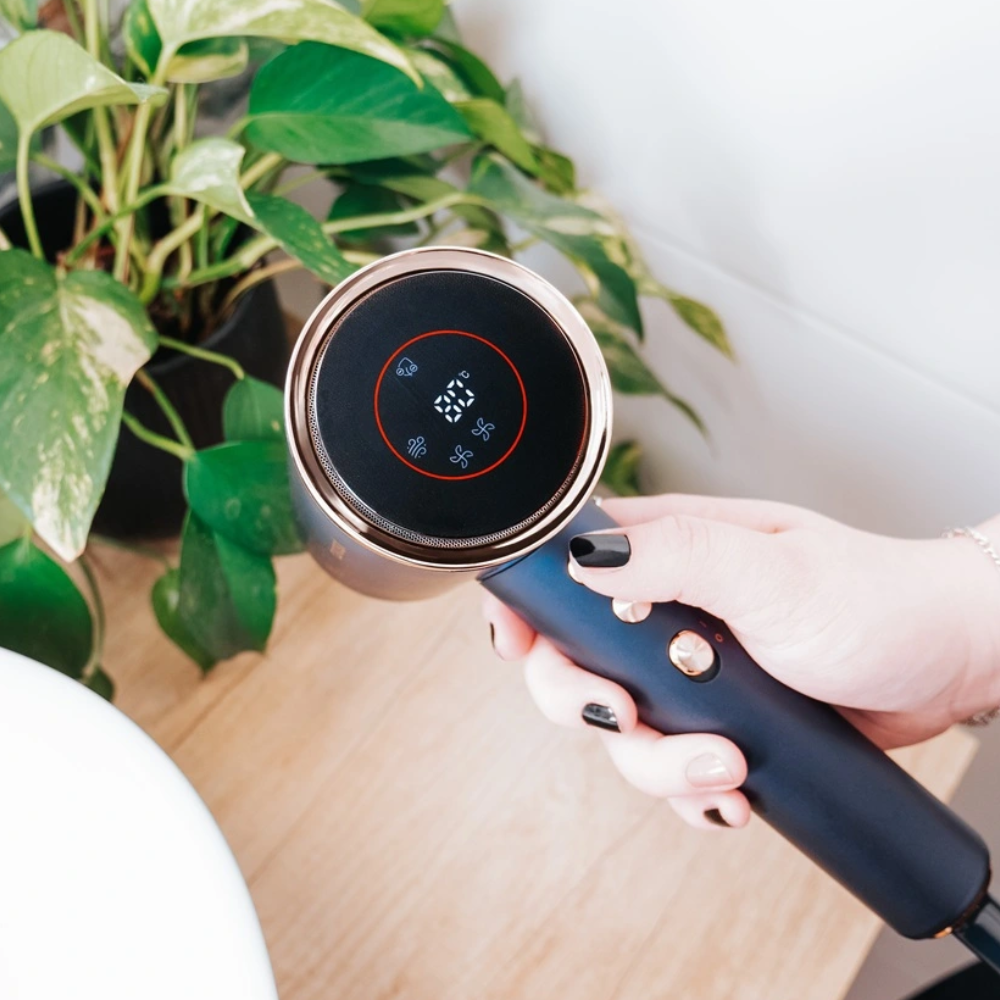 Plaukų džiovintuvas Concept VV8100 su aliejinės terapijos antgaliu