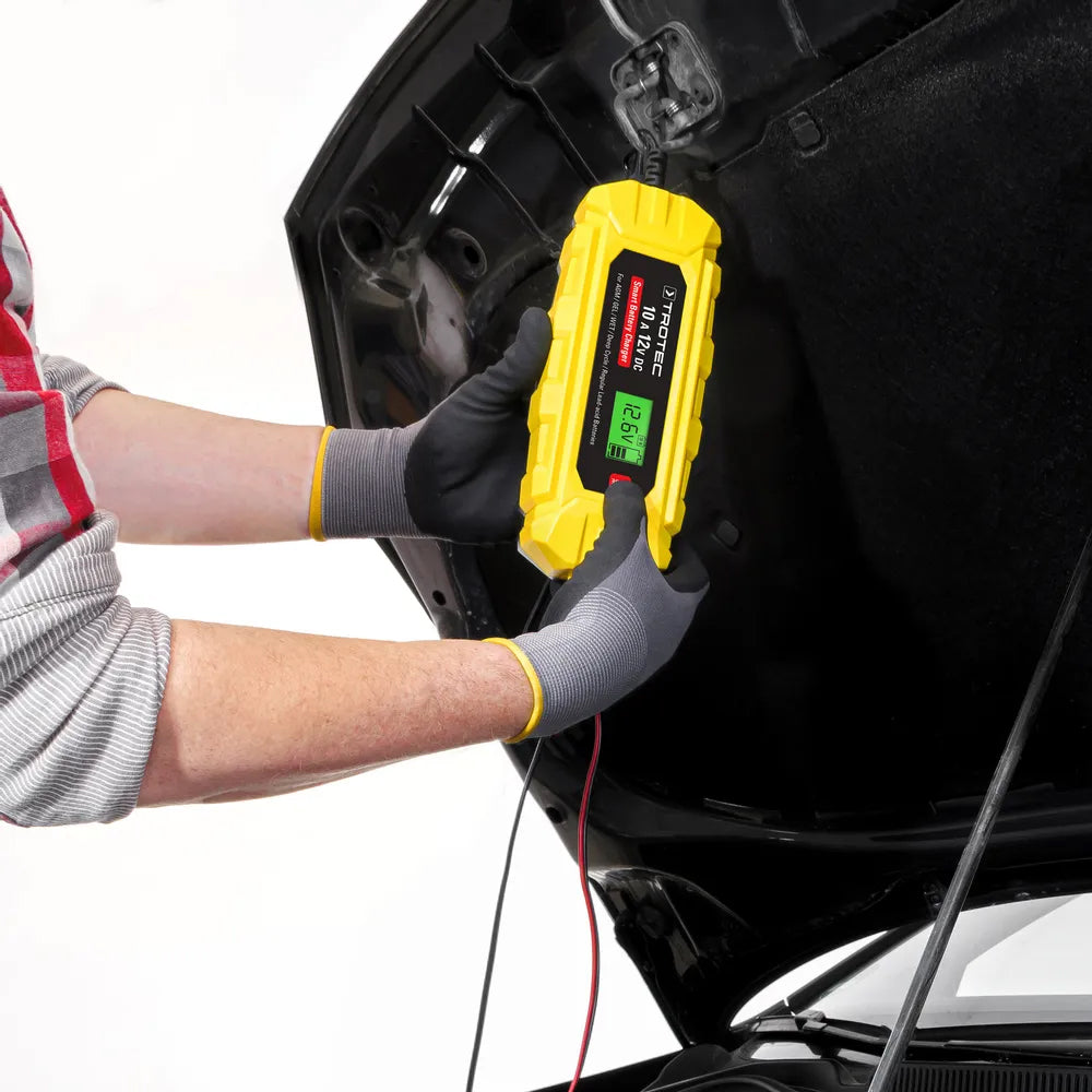 Akumuliatoriaus pakrovėjas Trotec PBCS 10A su LCD ekranu