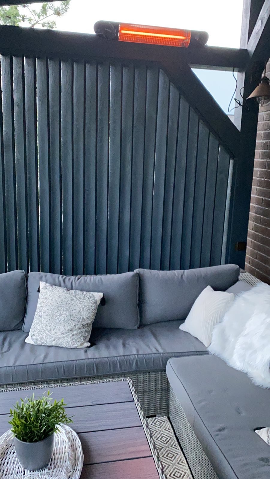 Anglies pluošto infraraudonųjų spindulių šildytuvas Veito Blade S juodas