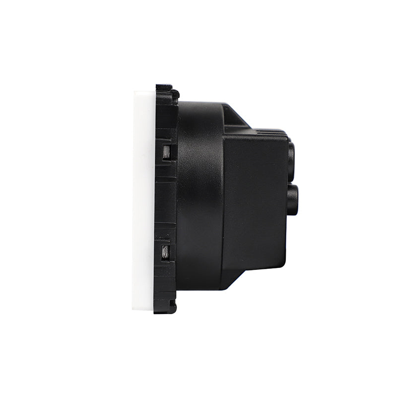 Įžemintas kištukinis lizdas baltas