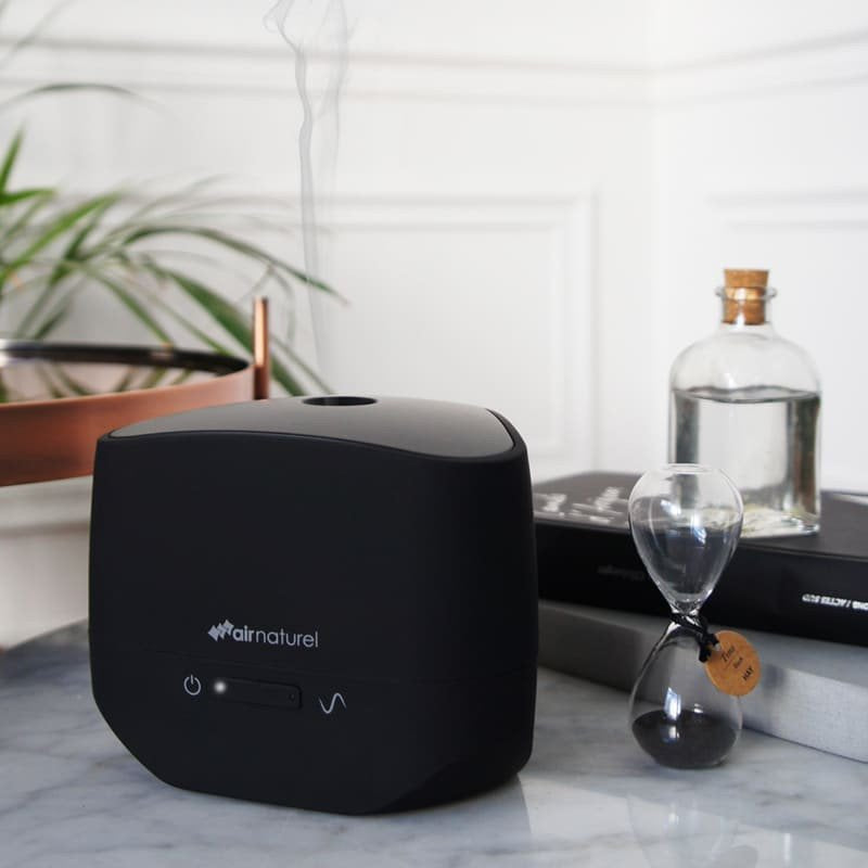 Ultragarsinis aromatinis eterinių aliejų difuzorius Air Me Airom juodas